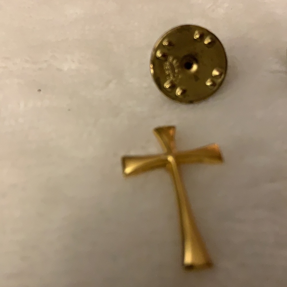 Bundle of 4 pins, cross, dove, small dove, and butterfly. All in gold tones. - Picture 2 of 8
